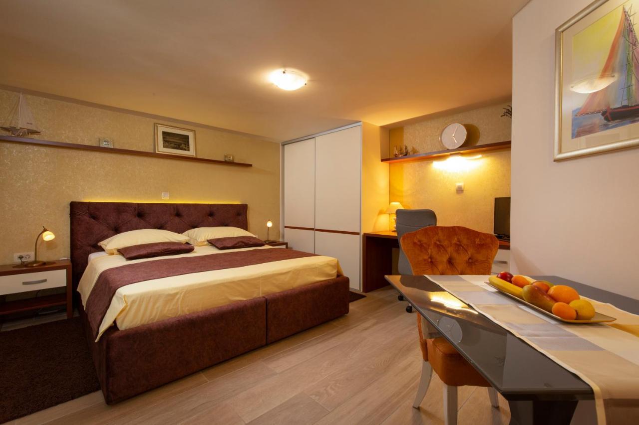 Studio Apartment Oleander Сплит Екстериор снимка