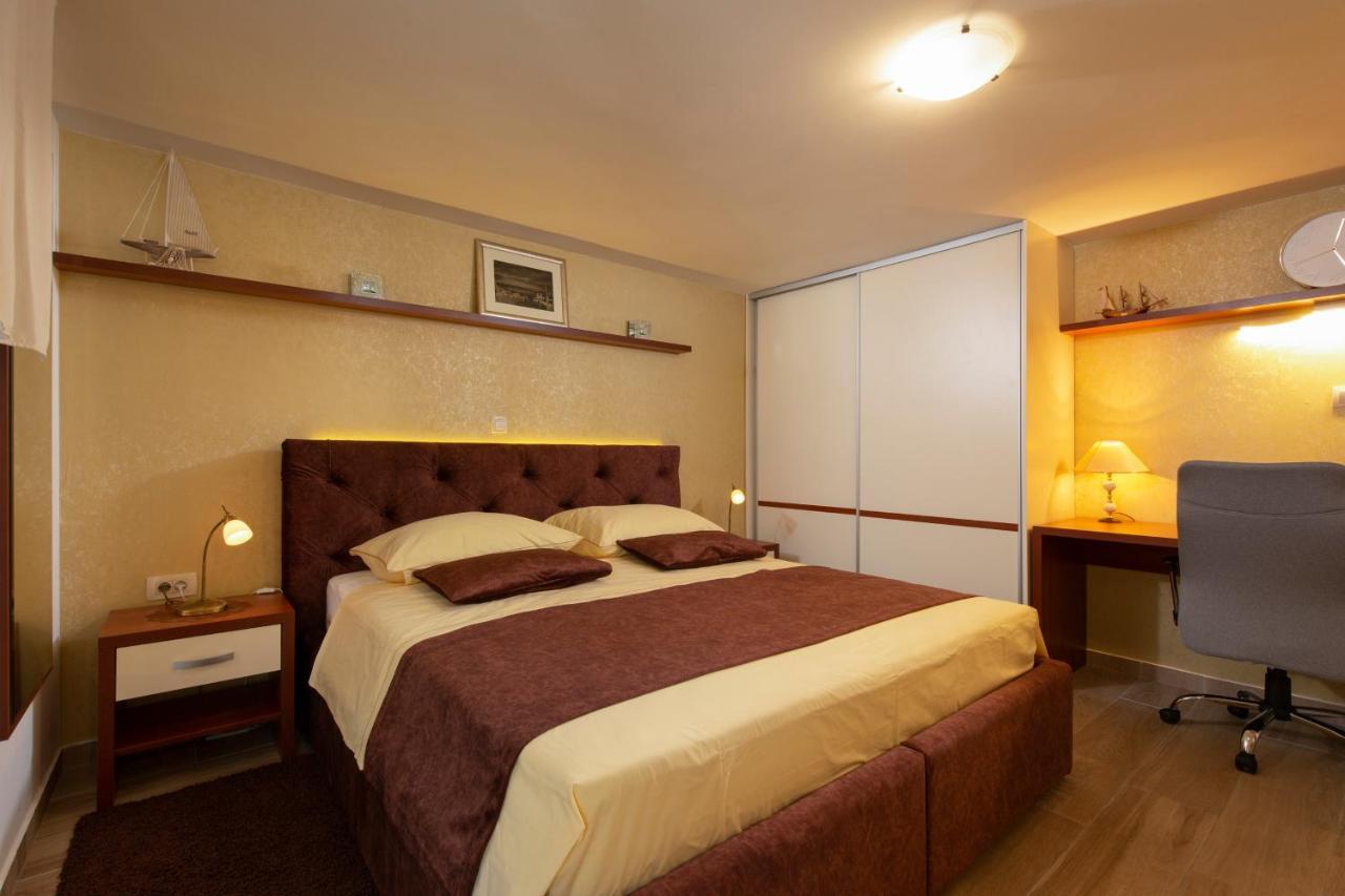 Studio Apartment Oleander Сплит Екстериор снимка
