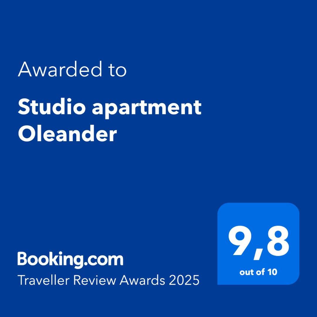 Studio Apartment Oleander Сплит Екстериор снимка